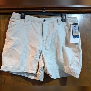 Columbia XL khaki shorts NWT